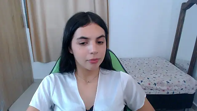 Snapshot of _elenna chatting on 1, 3, 2025 elenna online show from 1, 3, 2025