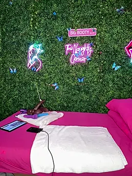 ThickAssRena online show from 6, 1, 2026