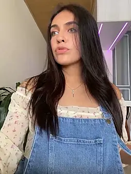 DaphneUwu online show from 5, 2, 2025