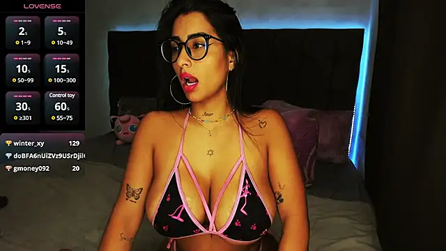 Snapshot of lovely_violet13 chatting on 15, 3, 2025 lovely violet13 online show from 15, 3, 2025