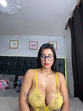 Snapshot of lovely_violet13 chatting on 24, 11, 2025 lovely violet13 online show from 24, 11, 2025