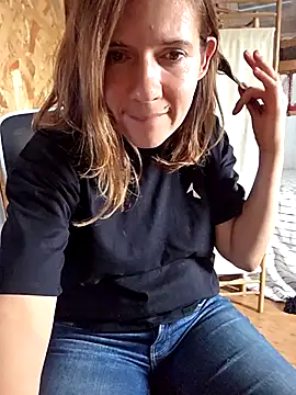 Snapshot of Lina_lou4 chatting on 8, 9, 2025 Lina lou4 online show from 8, 9, 2025