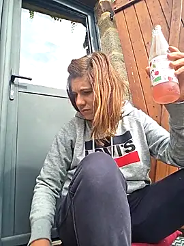 Snapshot of Lina_lou4 chatting on 28, 9, 2025 Lina lou4 online show from 28, 9, 2025