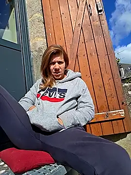 Snapshot of Lina_lou4 chatting on 5, 10, 2025 Lina lou4 online show from 5, 10, 2025