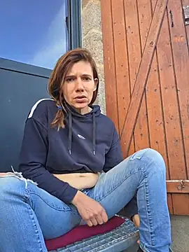 Snapshot of Lina_lou4 chatting on 8, 11, 2025 Lina lou4 online show from 8, 11, 2025