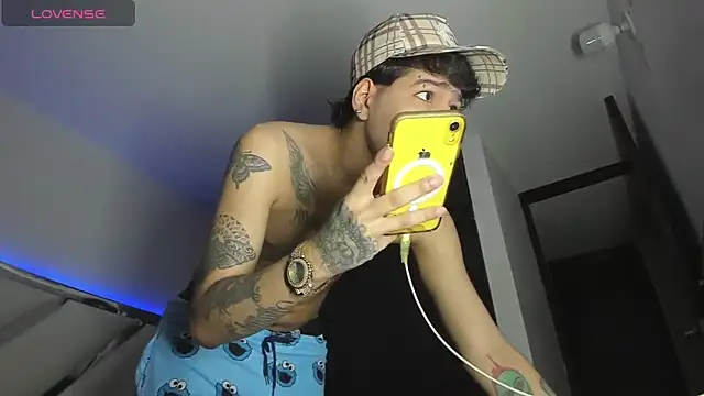 Snapshot of zack_isaac777 chatting on 4, 3, 2025 zack isaac777 online show from 4, 3, 2025