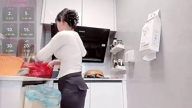 Vivian-6 online show from 30, 3, 2026