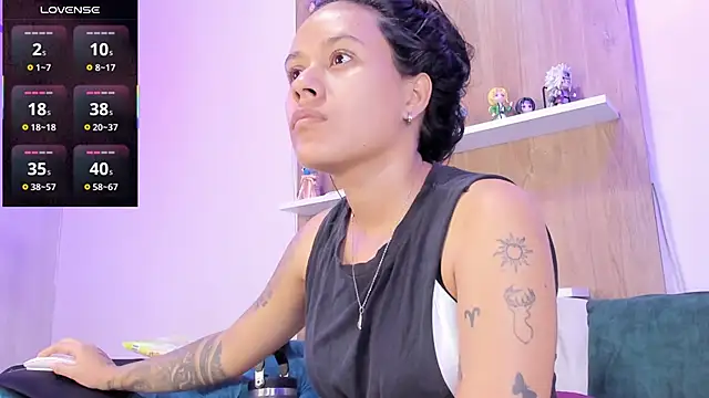 Snapshot of -camila-cooper-_ chatting on 23, 11, 2025 -camila-cooper- online show from 23, 11, 2025