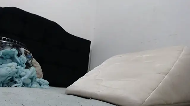 Snapshot of Emmily_Fox chatting on 3, 12, 2024 Emmily Fox online show from 3, 12, 2024