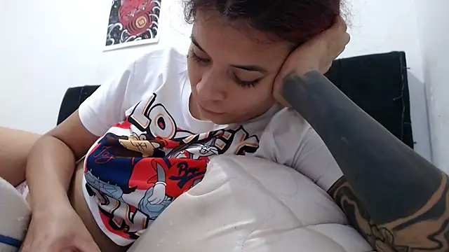 Snapshot of Emmily_Fox chatting on 11, 2, 2025 Emmily Fox online show from 11, 2, 2025