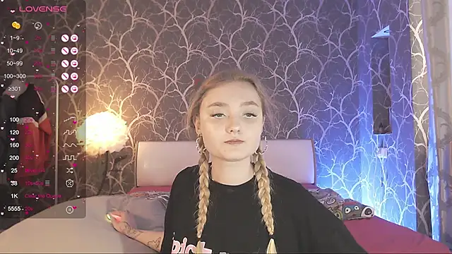 MiaMiaMeow online show from 2, 2, 2026