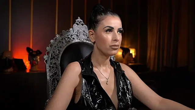 Snapshot of kelly_kent chatting on 24, 6, 2026 kelly kent online show from 24, 6, 2026