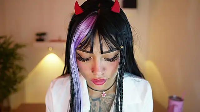 Snapshot of Scarlett_collins02 chatting on 4, 10, 2025 Scarlett collins02 online show from 4, 10, 2025