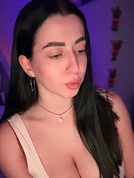 Snapshot of Emylia chatting on 8, 1, 2025 Emylia online show from 8, 1, 2025