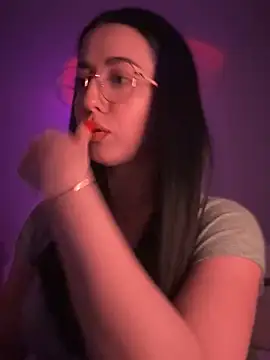 Snapshot of Emylia chatting on 24, 2, 2025 Emylia online show from 24, 2, 2025