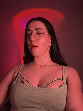 Snapshot of Emylia chatting on 25, 2, 2025 Emylia online show from 25, 2, 2025