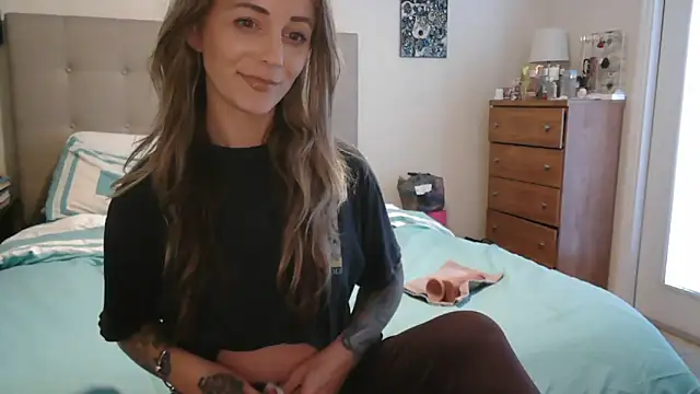 Snapshot of Heyitsmee33 chatting on 21, 2, 2026 Heyitsmee33 online show from 21, 2, 2026