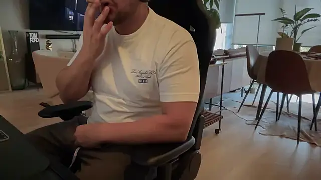 HungandThickLatin online show from 17, 3, 2025