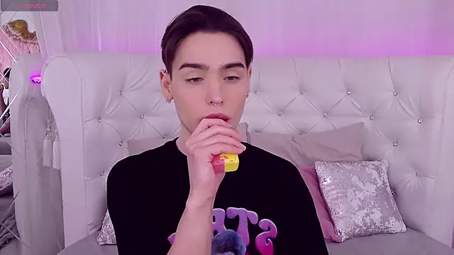 RobbyCharming online show from 1, 2, 2025