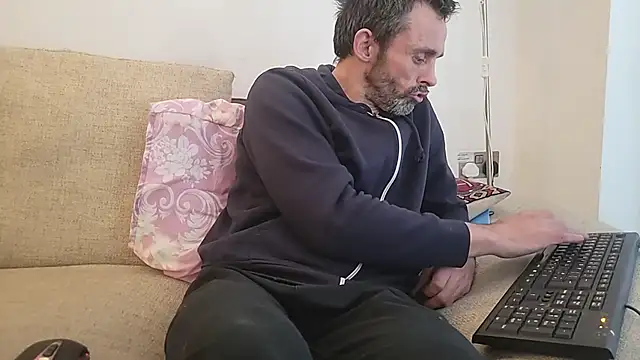 uk-bobbie-uk online show from 27, 10, 2025