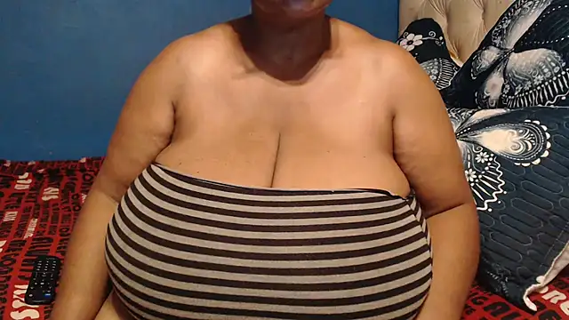 CUTEFIRMMELONSS online show from 6, 3, 2026