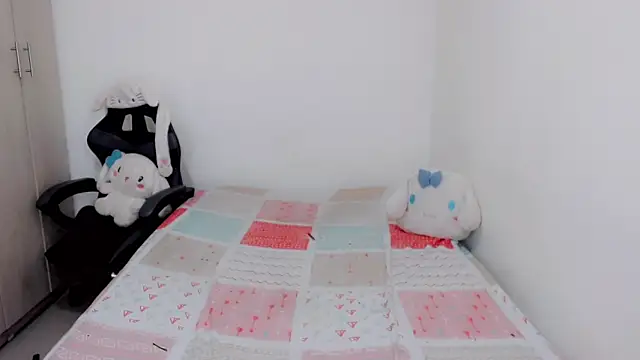 Snapshot of Youlittlepervertt_ chatting on 14, 10, 2025 Youlittlepervertt online show from 14, 10, 2025