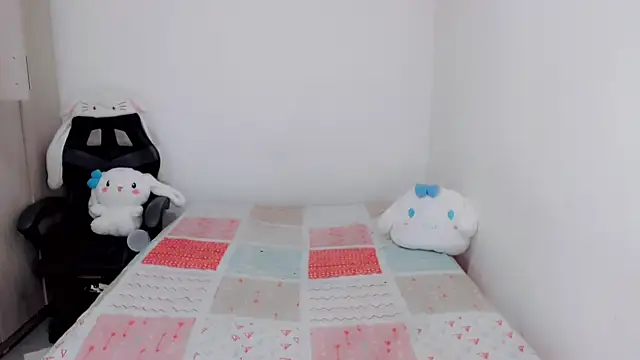 Snapshot of Youlittlepervertt_ chatting on 21, 10, 2025 Youlittlepervertt online show from 21, 10, 2025