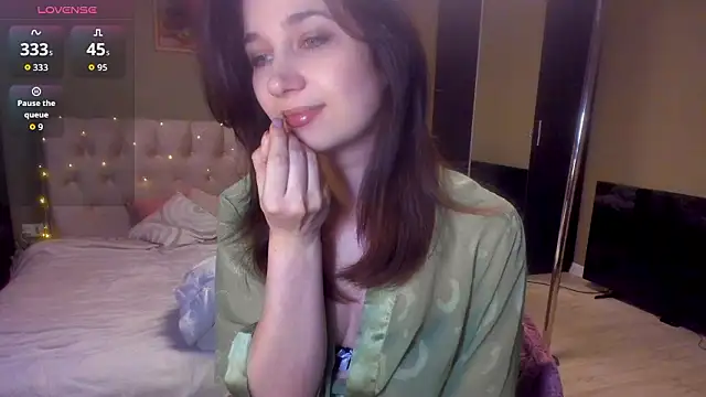 Snapshot of Carina_E chatting on 13, 2, 2026 Carina E online show from 13, 2, 2026