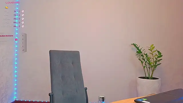 LovlyBambi online show from 19, 9, 2025