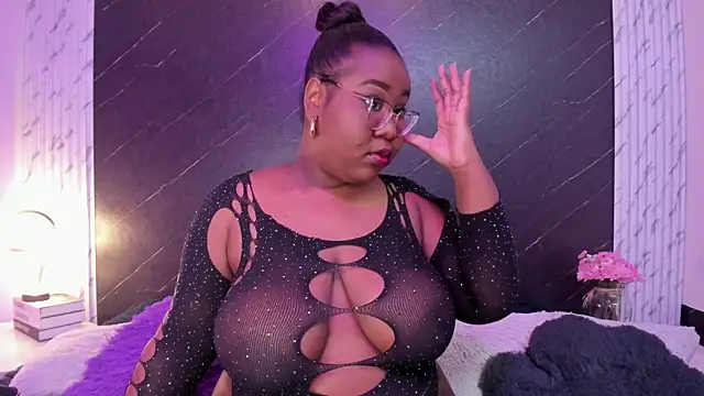 Darnellqueen online show from 10, 11, 2025