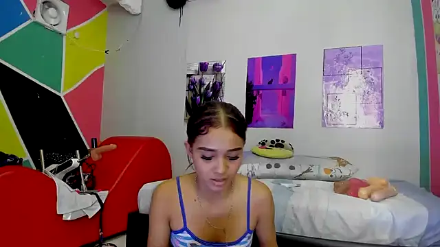 MarianaManzur online show from 30, 1, 2025