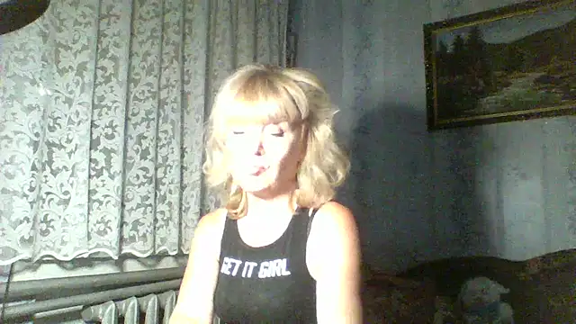 Snapshot of Annie_Heart chatting on 16, 9, 2025 Annie Heart online show from 16, 9, 2025