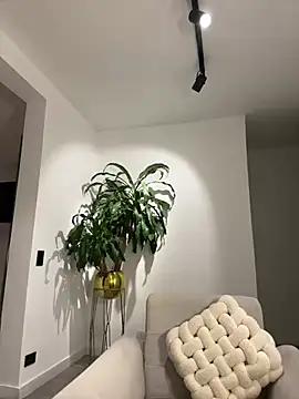 EllaSanz  online show from 5, 1, 2025