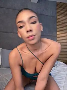 Snapshot of EllaSanz_ chatting on 19, 5, 2026 EllaSanz online show from 19, 5, 2026
