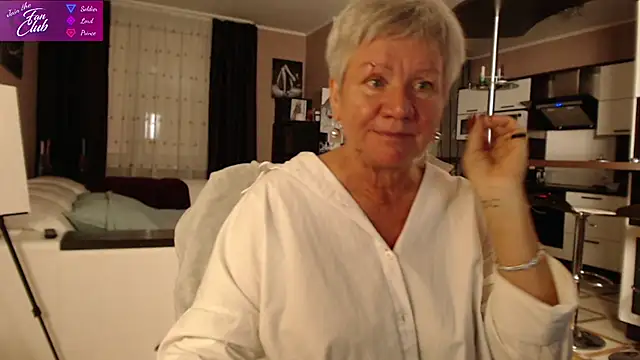 Snapshot of roxana_brooks chatting on 14, 12, 2024 roxana brooks online show from 14, 12, 2024