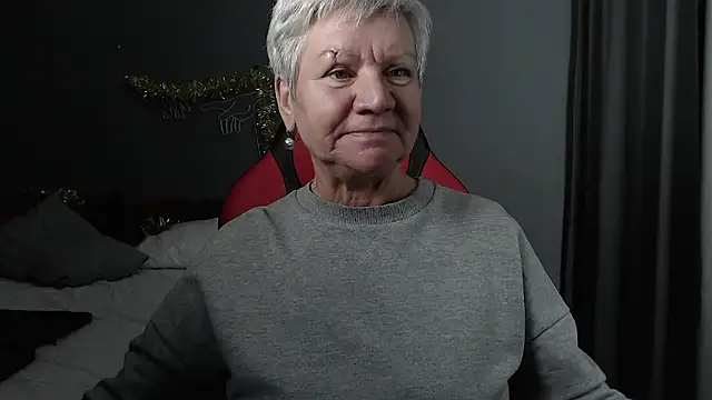 Snapshot of roxana_brooks chatting on 15, 12, 2024 roxana brooks online show from 15, 12, 2024