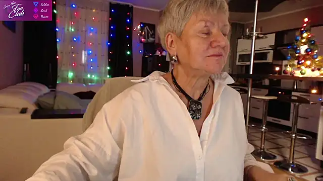 Snapshot of roxana_brooks chatting on 1, 1, 2025 roxana brooks online show from 1, 1, 2025