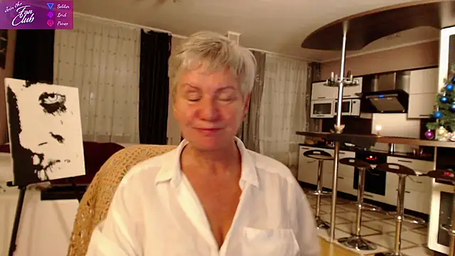 Snapshot of roxana_brooks chatting on 8, 1, 2025 roxana brooks online show from 8, 1, 2025