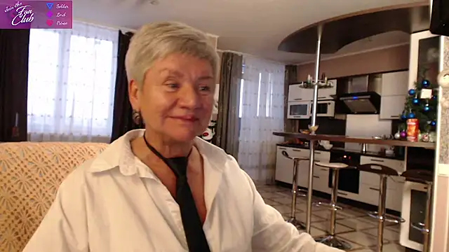 Snapshot of roxana_brooks chatting on 12, 1, 2025 roxana brooks online show from 12, 1, 2025
