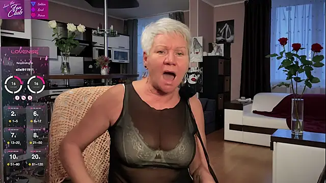 Snapshot of roxana_brooks chatting on 2, 2, 2025 roxana brooks online show from 2, 2, 2025
