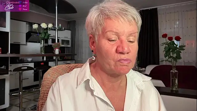 Snapshot of roxana_brooks chatting on 3, 2, 2025 roxana brooks online show from 3, 2, 2025