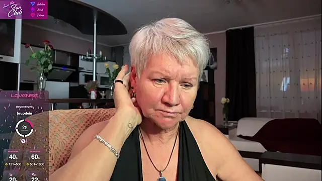 Snapshot of roxana_brooks chatting on 10, 2, 2025 roxana brooks online show from 10, 2, 2025