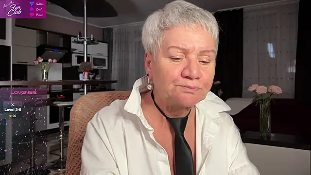 Snapshot of roxana_brooks chatting on 5, 3, 2025 roxana brooks online show from 5, 3, 2025