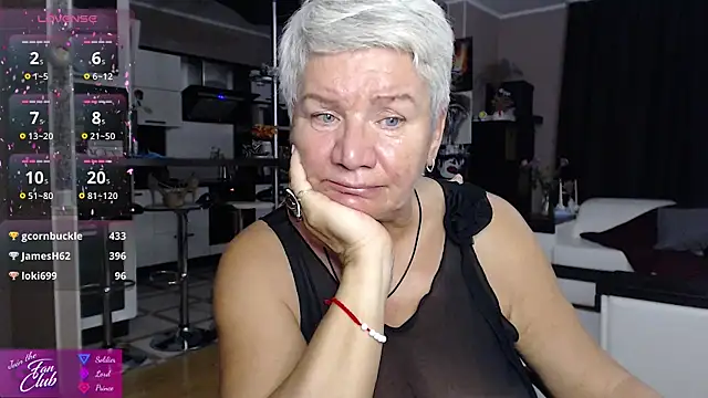 Snapshot of roxana_brooks chatting on 5, 7, 2026 roxana brooks online show from 5, 7, 2026