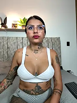 Snapshot of abi_katyy chatting on 1, 10, 2025 abi katyy online show from 1, 10, 2025