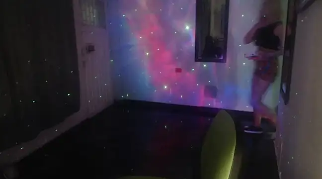 Snapshot of Sophi-tayson chatting on 5, 12, 2024 Sophi-tayson online show from 5, 12, 2024