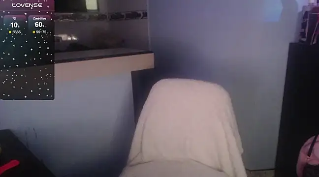 Snapshot of Sophi-tayson chatting on 13, 12, 2024 Sophi-tayson online show from 13, 12, 2024