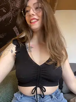 Snapshot of TalullaX chatting on 10, 3, 2025 TalullaX online show from 10, 3, 2025