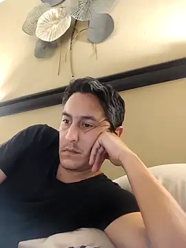 Snapshot of LuqenZo chatting on 6, 2, 2026 LuqenZo online show from 6, 2, 2026