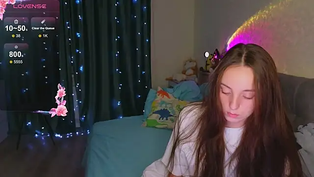 Snapshot of Silver_rains chatting on 8, 11, 2025 Silver rains online show from 8, 11, 2025